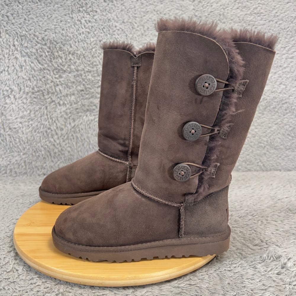 UGG Australia Bailey Button Triplet Boots Chocolate Brown Suede 1962 Kids Size 3